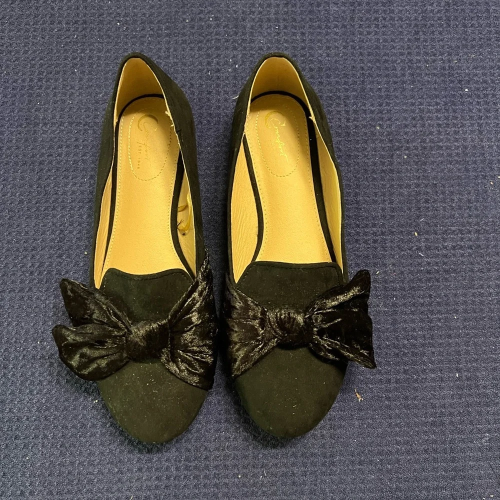Chic Black Suede Bow Loafers